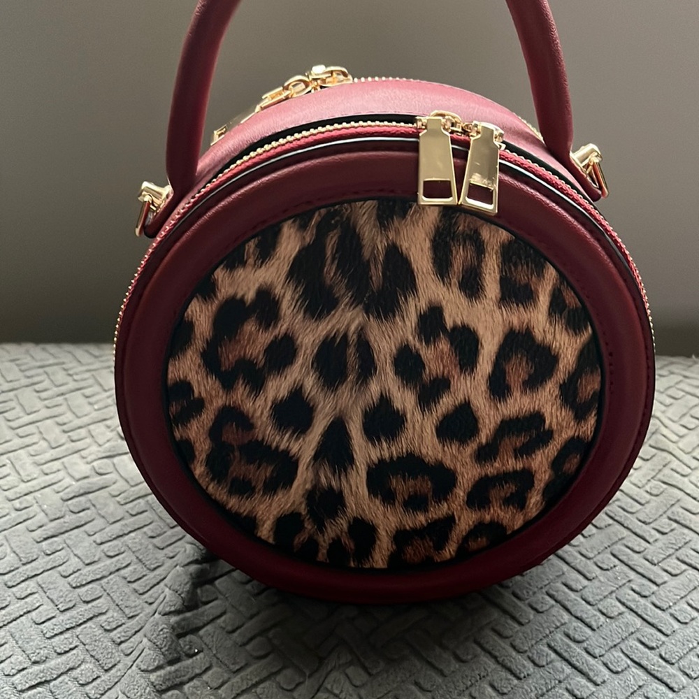 NWOT Round Leopard Handbag